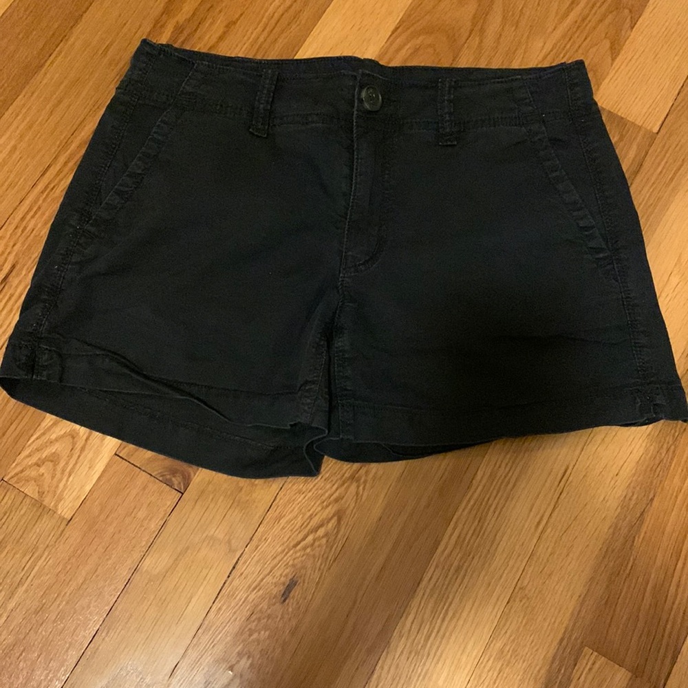 American Eagle black midi short